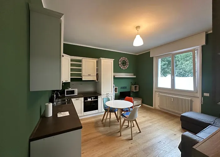 Metro Famagosta - Modern Suite Free Wifi & Parking
